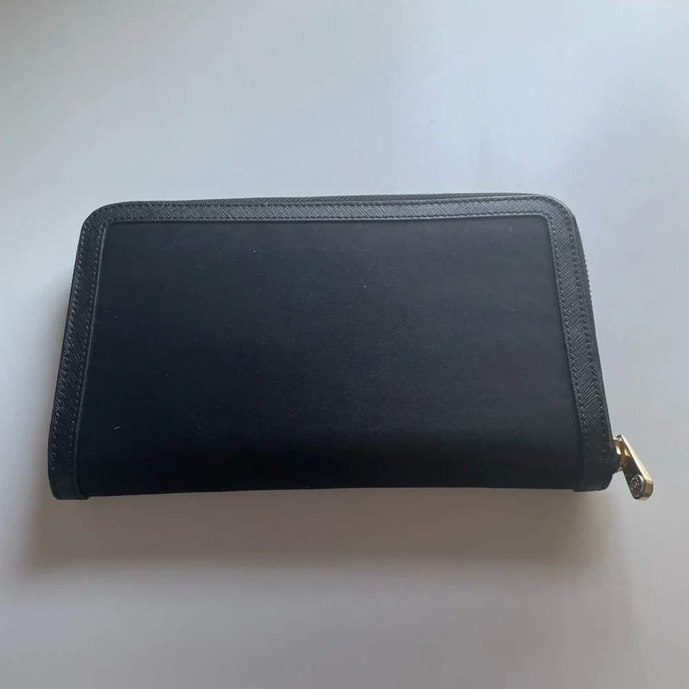 Henri Bendel Black Continental Wallet w/ Purple Interior - Picture 3 of 8
